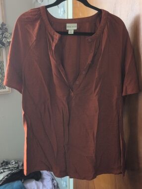 Ava & Viv Short Sleeve Henley Top — Rust Brown
